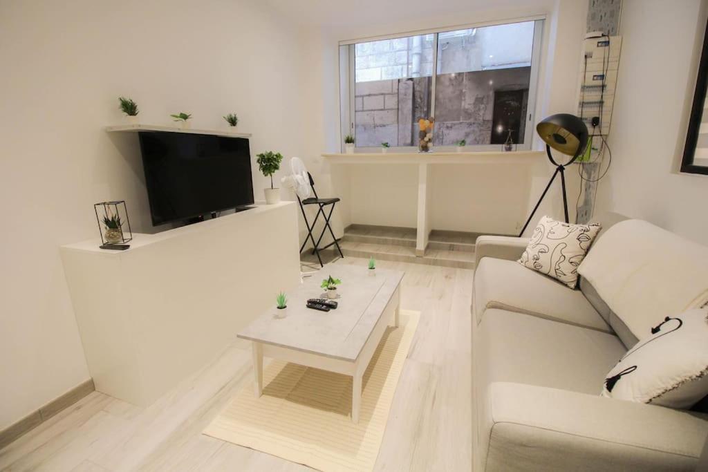 La Bd : Joli T2 Renove /Wi-Fi/Centre-Ville Angoulême Esterno foto